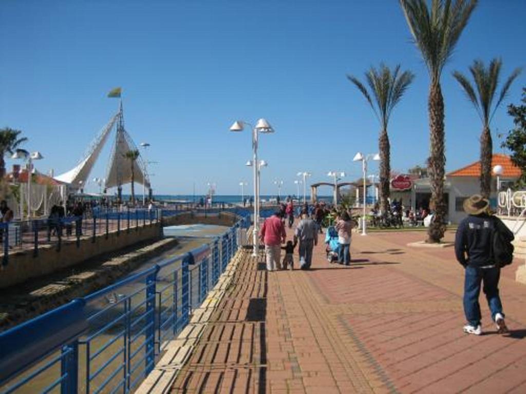 Ga'Aton Motel Nahariya Extérieur photo