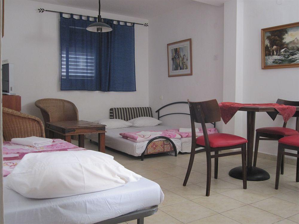 Ga'Aton Motel Nahariya Extérieur photo