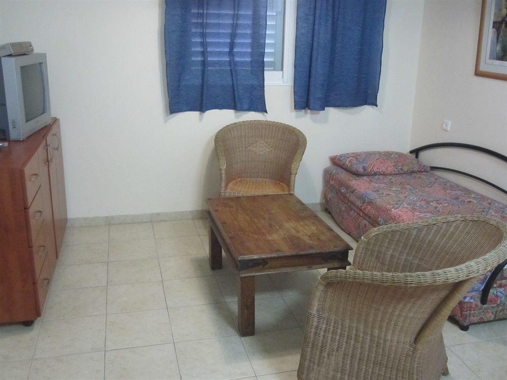 Ga'Aton Motel Nahariya Extérieur photo