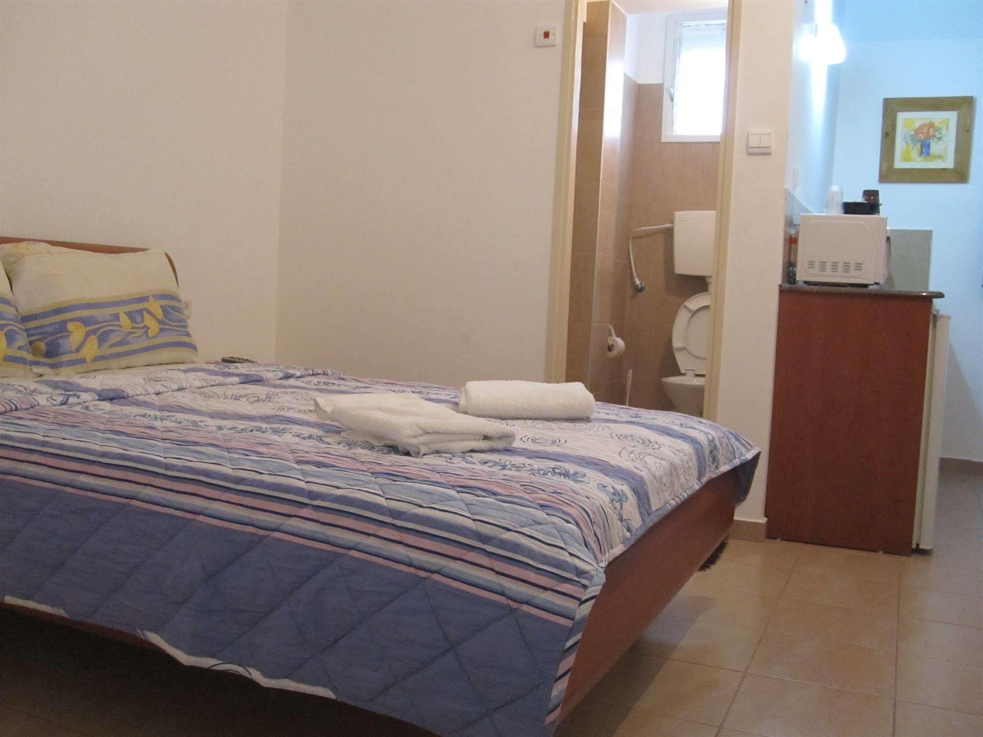 Ga'Aton Motel Nahariya Extérieur photo
