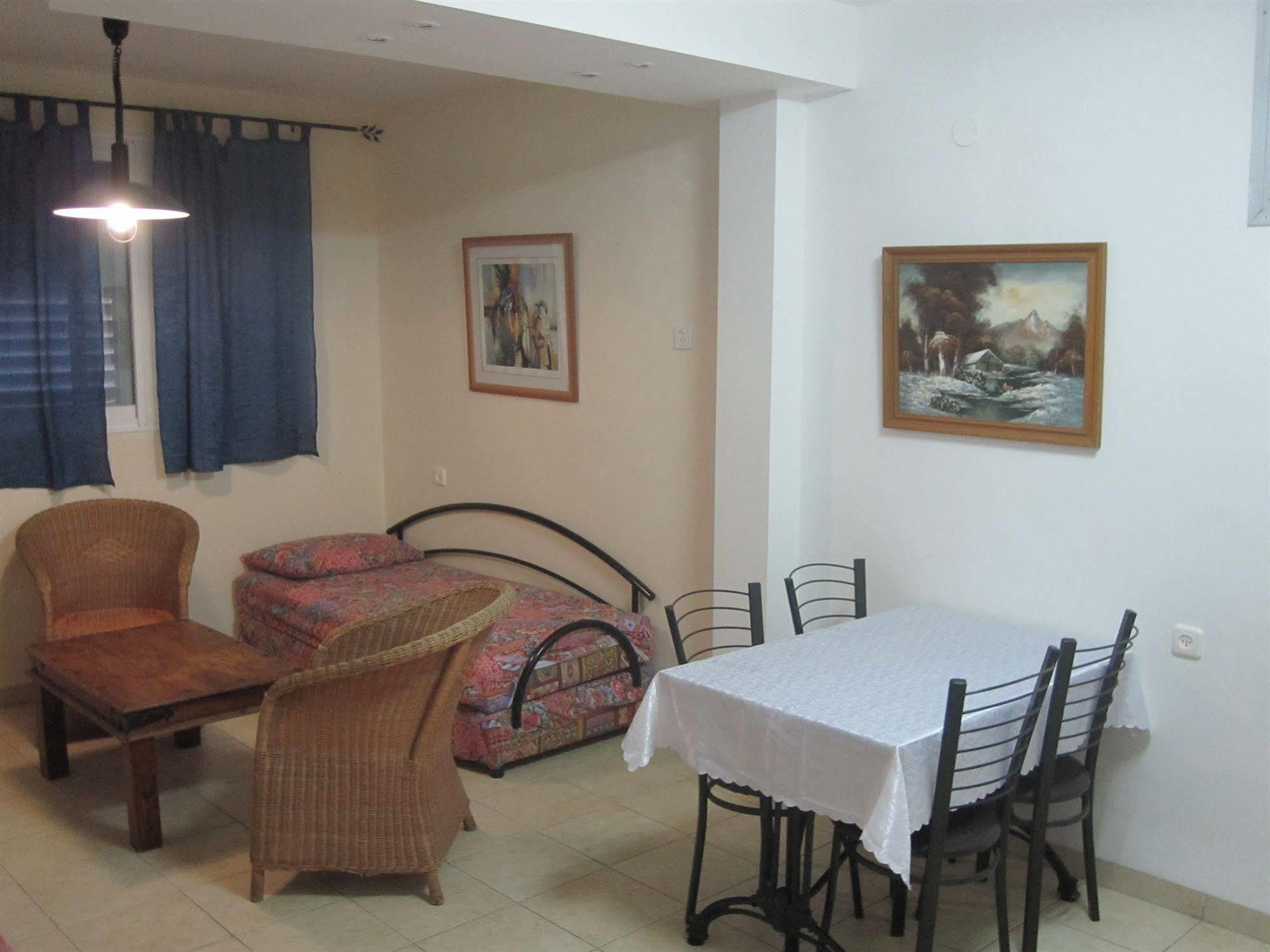 Ga'Aton Motel Nahariya Extérieur photo