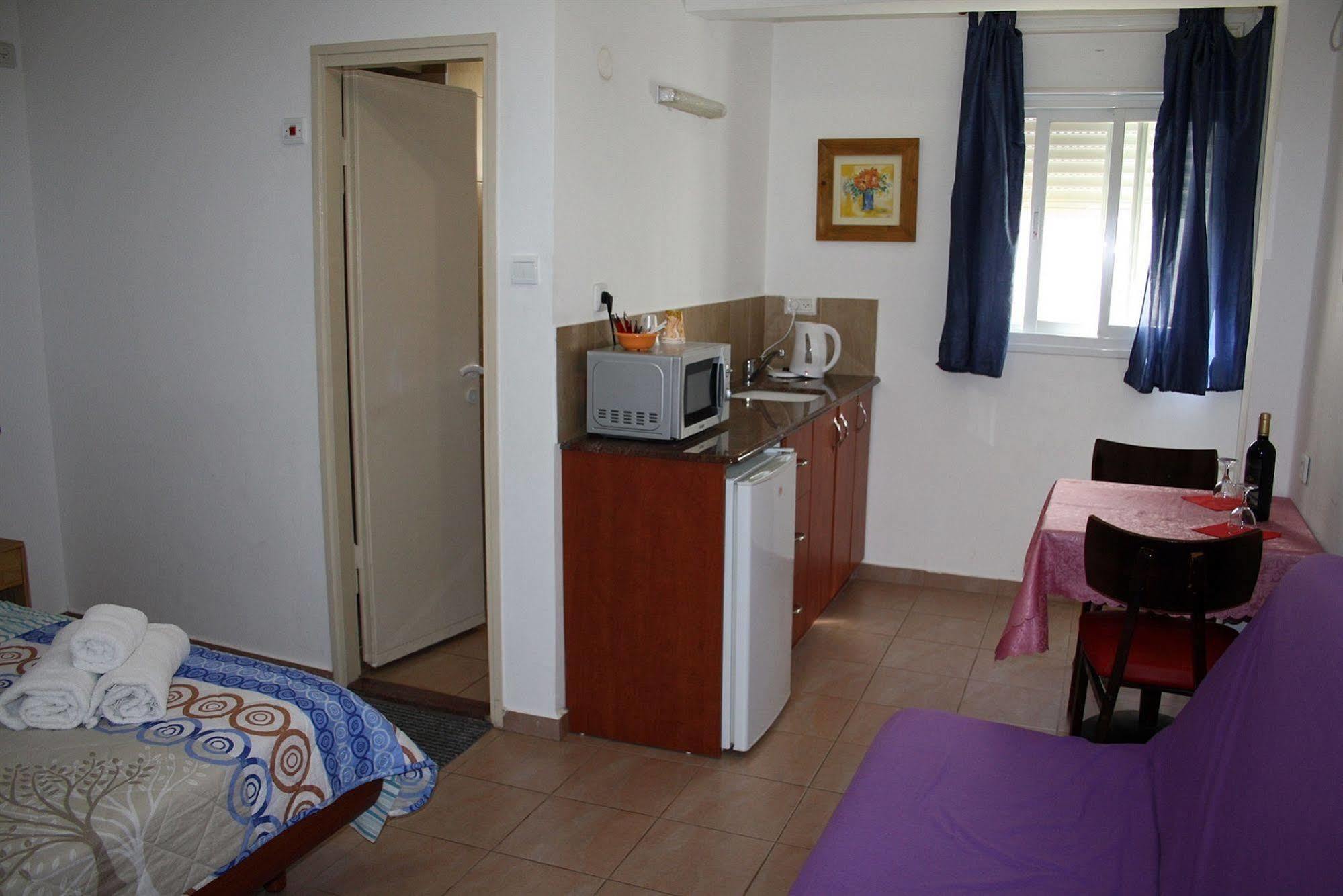 Ga'Aton Motel Nahariya Extérieur photo