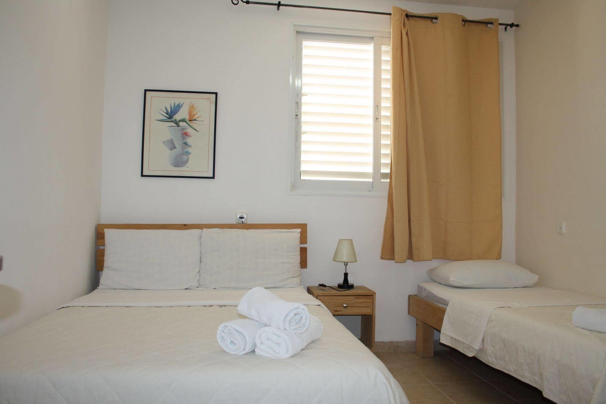 Ga'Aton Motel Nahariya Extérieur photo